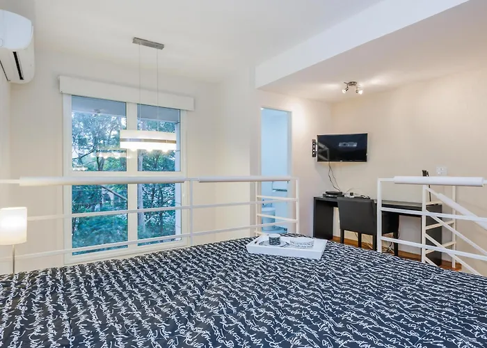 BHaus Morumbi Impression - Loft Duplex 50m2 - 6o andar - Vaga de Garagem - Próximo ao Shopping Jardim Sul - Academia - Piscina - Acomoda 2 adultos e 1 criança - ip6