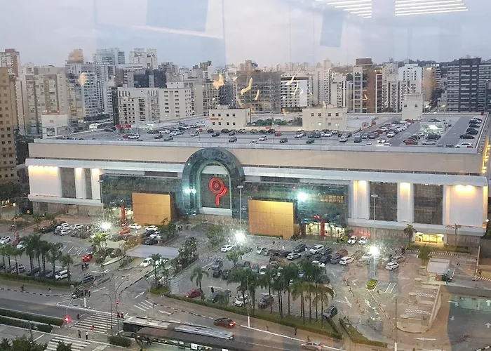 Moema novinho garagem em frente Metro Shopping