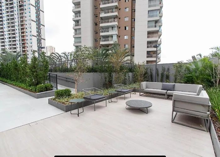 Otima localizacao metro Sacoma Aeroporto Congonhas Av Paulista Great location 80m subway near Av Paulista&Congonhas Airport Smart TV 50 free channels 600gb WiFi Pool Gym