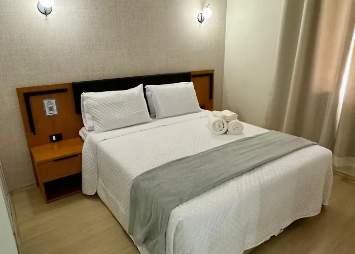MO 1716 Excelente Apartamento na Av Ibirapuera