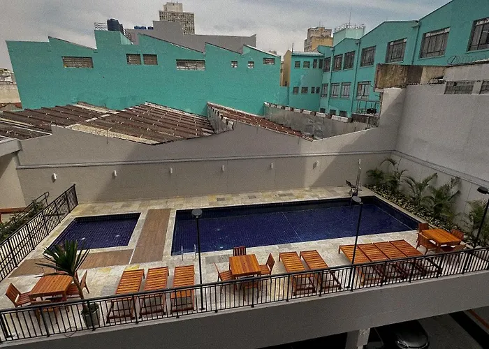 BlackWood Apto - Frente a piscina