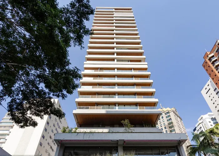 Luxo na rua mais icônica do Itaim Bibi