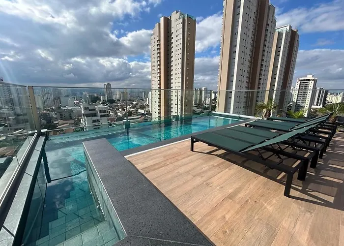 Estúdios com piscina e academia no rooftop