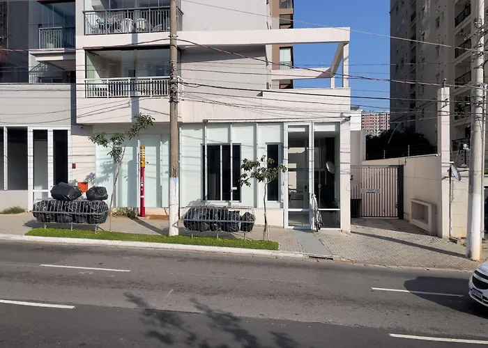 Studio Completo com Lava e Seca - Perto do Metrô e Parque Ibirapuera - Rua Sena Madureira