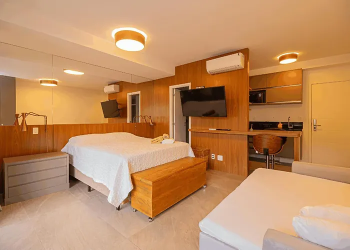 Wood Brooklin - Home Office & Business Habitarte