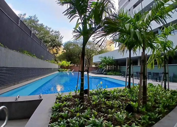 Novo e Completo - Ao Lado do Metro, Hospitais e 25 de Marco - Cond com Piscina, Academia