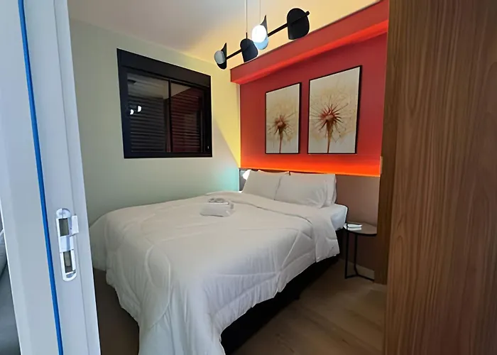 Ap Moema com Piscina Próx a Congonhas e Shop Ibira Apartamento São Paulo