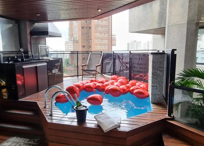 Morumbi, Apartamento Pub, SPA com hidromassagem, PISCINA Aquecida PRIVATIVA, LAREIRA, tudo que você precisa para descansar, trabalhar ou realizar aquela comemoração! Com total conforto e PRIVACIDADE! O Apt Nota 10 de SP!