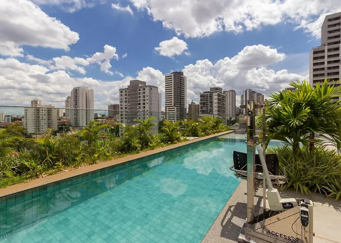 Studio completo a 200m do metro com ar condicionado piscina academia e lavanderia