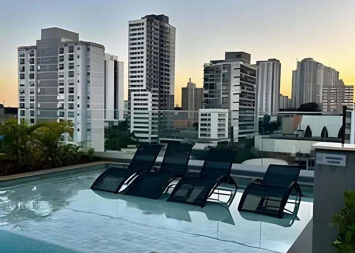 Studio completo a 200m do metro com ar condicionado piscina academia e lavanderia
