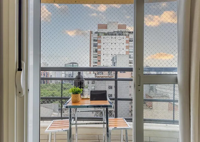 Garagem Ar e Varanda a 8min a pé Metrô Paulista e Higienópolis Mackenzie com Academia Lavanderia Piscina Climatizada Sauna Home Office