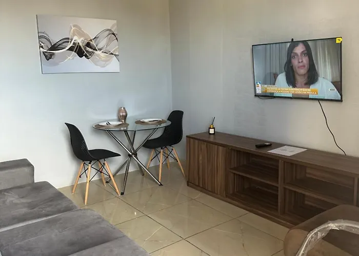 AP inteiro no Brás lado igrejas e metrô com vaga Apartamento São Paulo