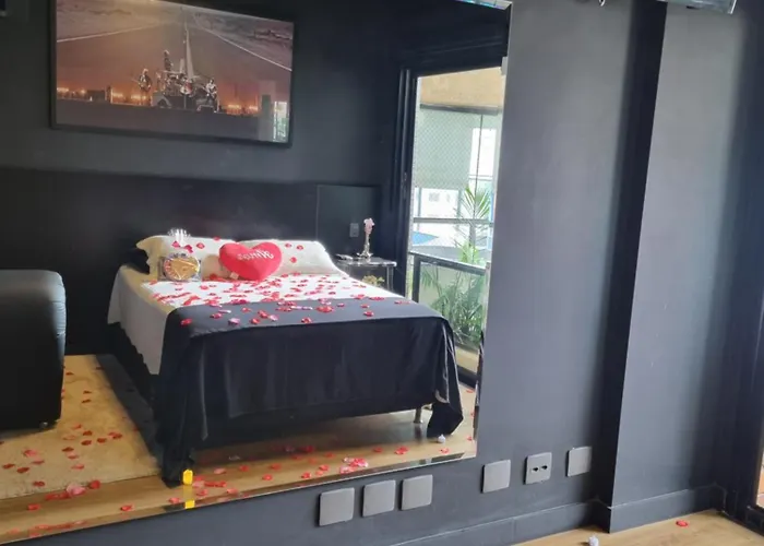 Morumbi, Apartamento Pub, SPA com hidromassagem, PISCINA Aquecida PRIVATIVA, LAREIRA, tudo que você precisa para descansar, trabalhar ou realizar aquela comemoração! Com total conforto e PRIVACIDADE! O Apt Nota 10 de SP! São Paulo