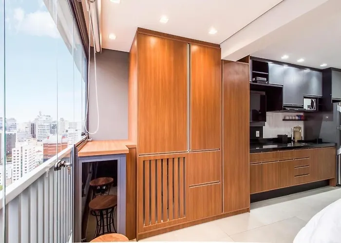 Studio moderno com vista e garagem em Liberdade metrô Vergueiro São Paulo