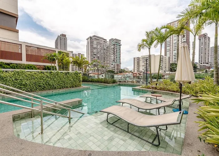 Studio top 20º andar 150 m do metro Brooklin com piscina