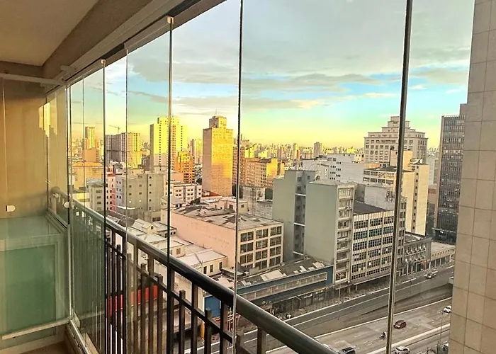 Platinum One - Em frente ao metrô Luz com estacionamento