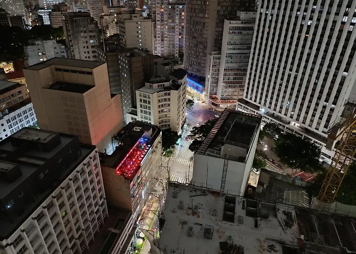 Top República, para compras, turismo e conforto, com rooftop, piscina e saúna!