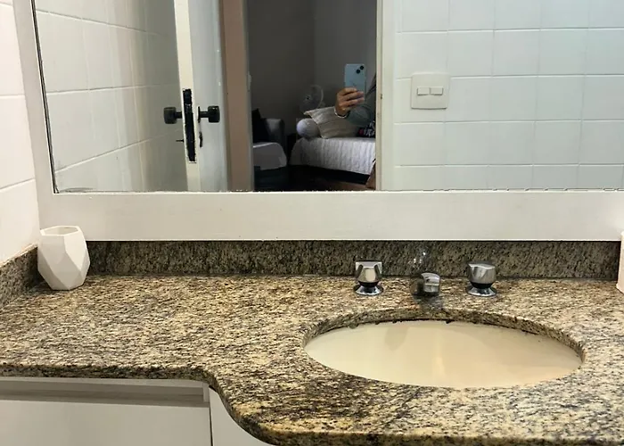 Apto aconchegante ao lado do Shopping Pamplona, Jardim Paulista.