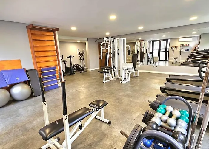 Flat Moderno c/ Janela Antirruído, Garagem, Piscina e Sauna
