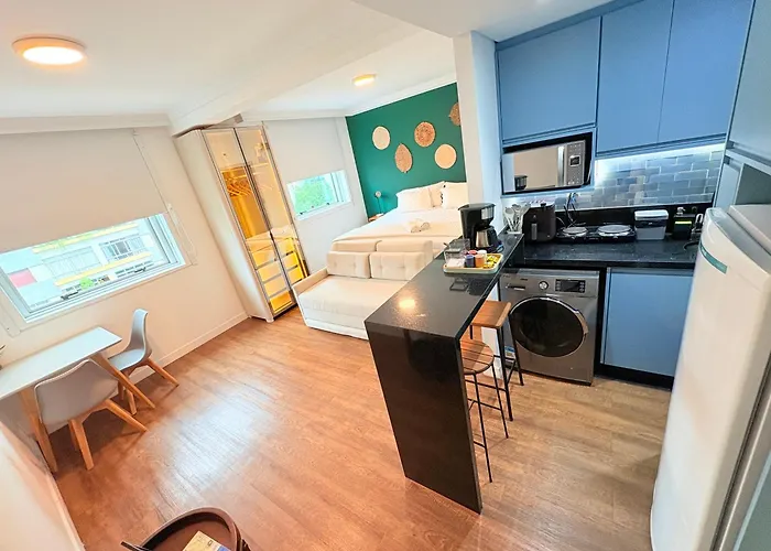 Lindo flat com garagem no Hotel Quality Oscar Freire