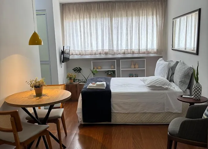 SH59 Estilo Conforto Simplicidade na Bela Cintra