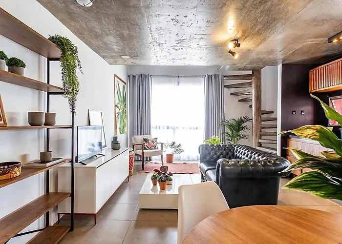 Duplex em Pinheiros perto metrôs Sumaré e Vila Madalena