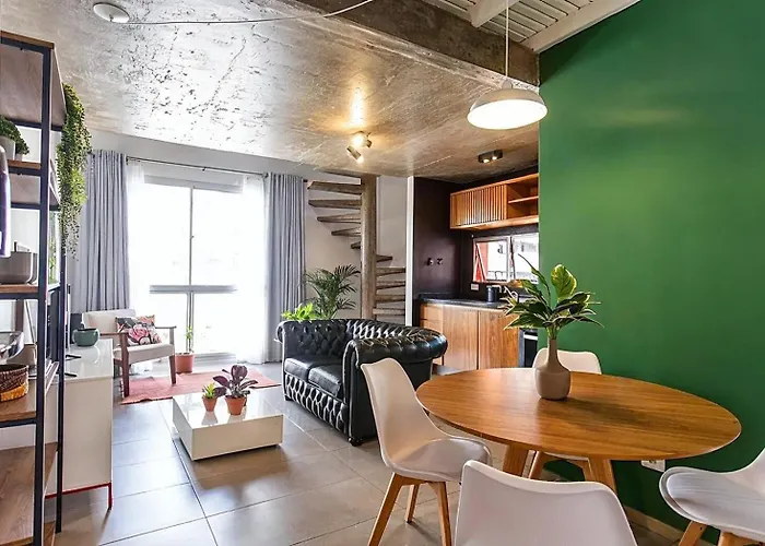Duplex em Pinheiros perto metrôs Sumaré e Vila Madalena