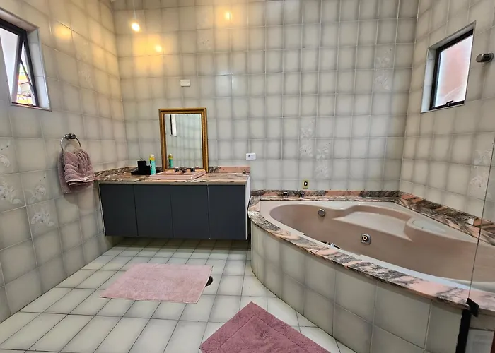 Quartos Aconchegantes em Casa Gigante no meio do Brooklin