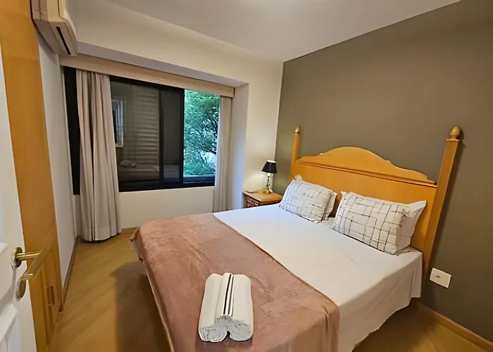 Flat com quarto e sala em Moema SP