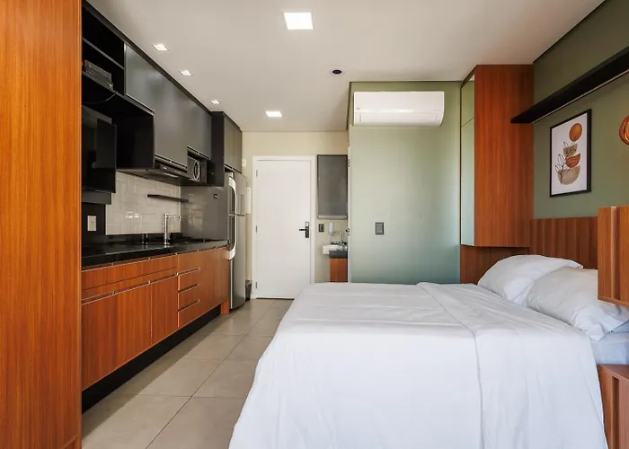 Studio moderno com vista e garagem em Liberdade metrô Vergueiro