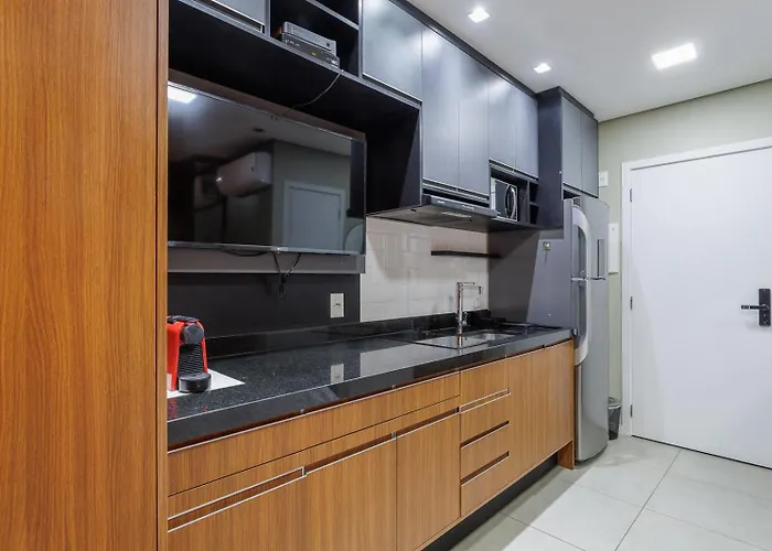 Studio moderno com vista e garagem em Liberdade metrô Vergueiro