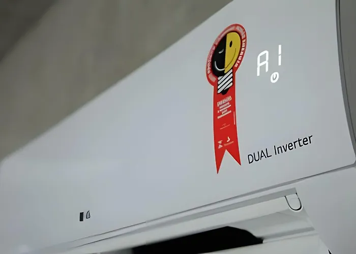 85 New Studio W Balcony, Fast Wifi And Movie Screen!