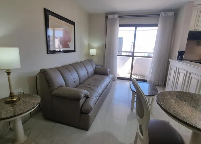 Paulista Wall Street Flat 10