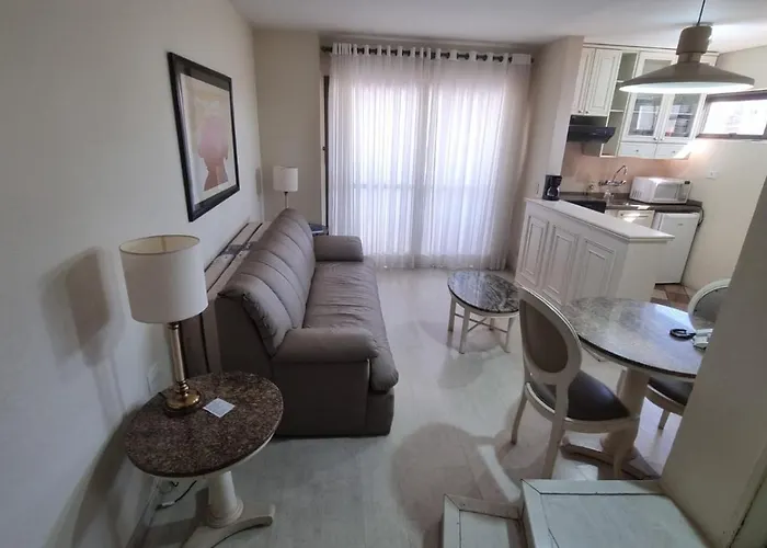 Paulista Wall Street Flat 10