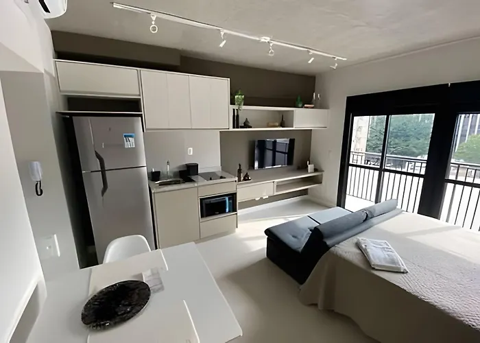 67 New Studio In Great Location! Fast Wi-Fi, Balcony