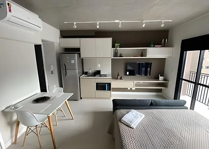67 New Studio In Great Location! Fast Wi-Fi, Balcony
