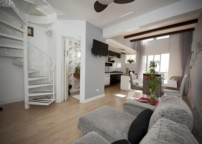 Triplex Place Vendome