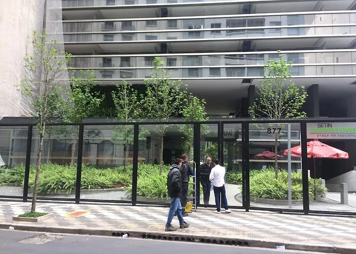 Plaza De La Republica Con Garage