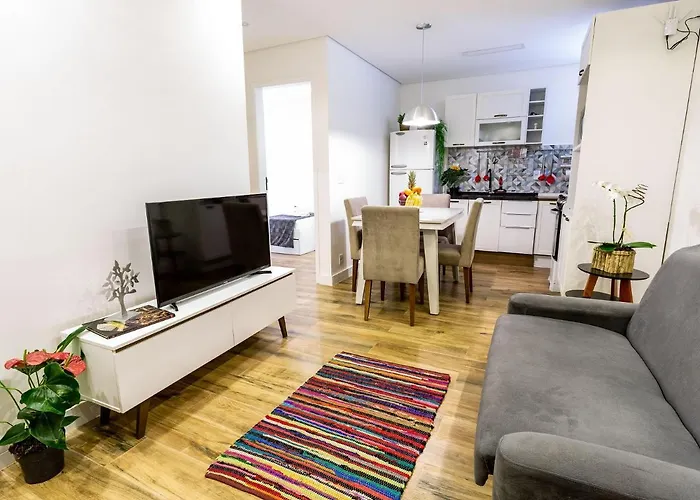 com 2 Quartos em Alto de Pinheiros